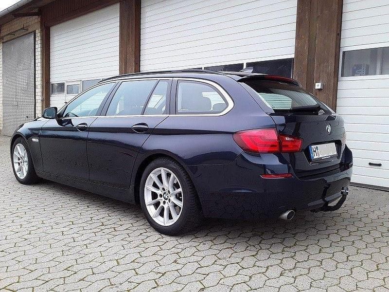 Gebraucht BMW 535 Sport Line 313 PS (230 kW) 2012 Blau Kombi