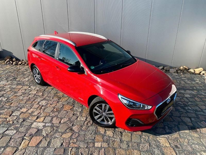 Gebraucht Hyundai i30 YES! 140 PS (102 kW) 2019 Rot Kombi