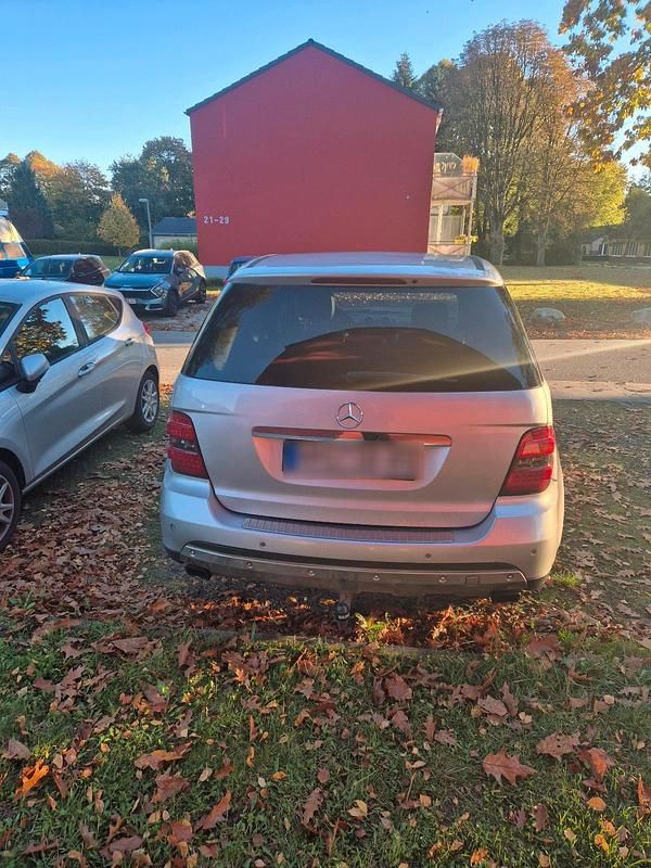 Gebraucht Mercedes ML320 224 PS (164 kW) 2005 Silber SUV