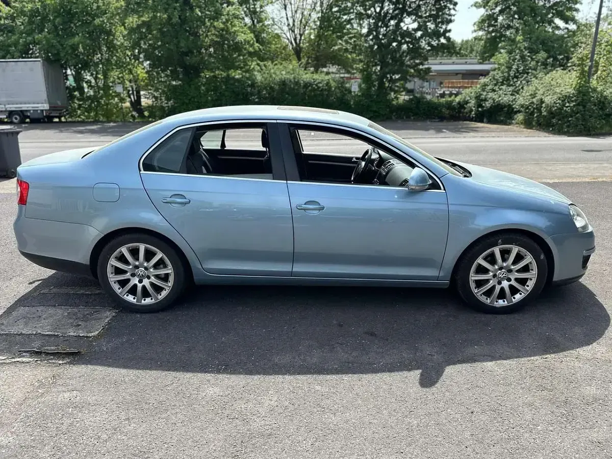 Brugt VW Jetta Comfortline 150 HK (110 kW) 2005 Blå Sedan
