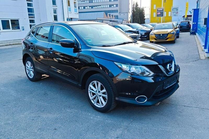 Gebraucht Nissan Qashqai Acenta 116 PS (85 kW) 2016 Schwarz SUV