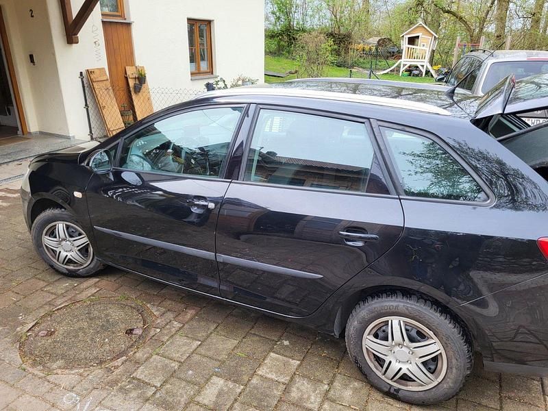 Schwarz Gebraucht 2013 Seat Ibiza Ecomotive Kleinwagen | 4.000 € (Guter Preis) - Bild 1/4