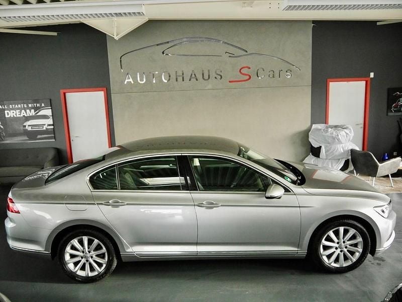 Gebraucht VW Passat Highline 150 PS (110 kW) 2015 Silber Limousine