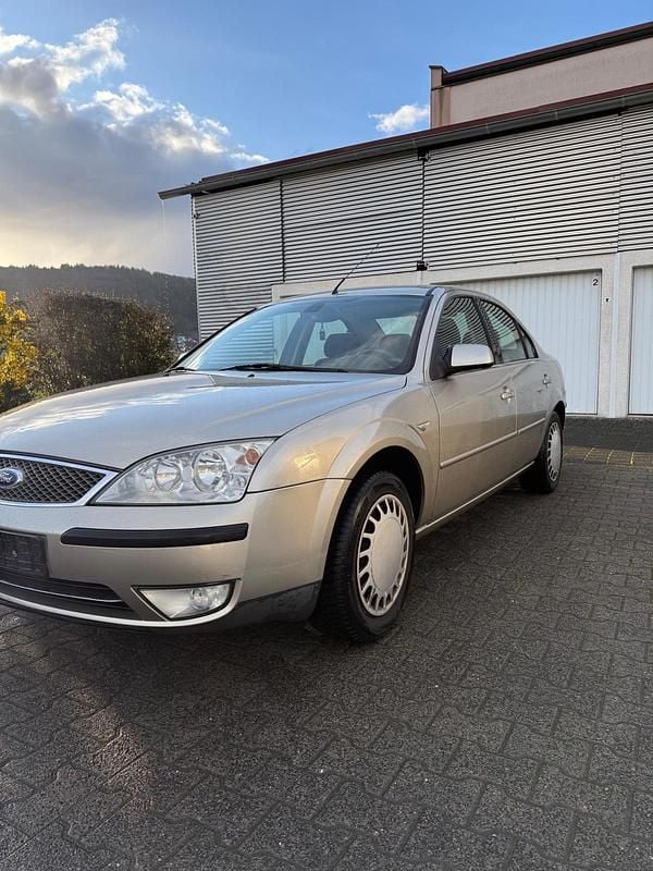 Gebraucht Ford Mondeo 145 PS (106 kW) 2004 Andere farben Limousine