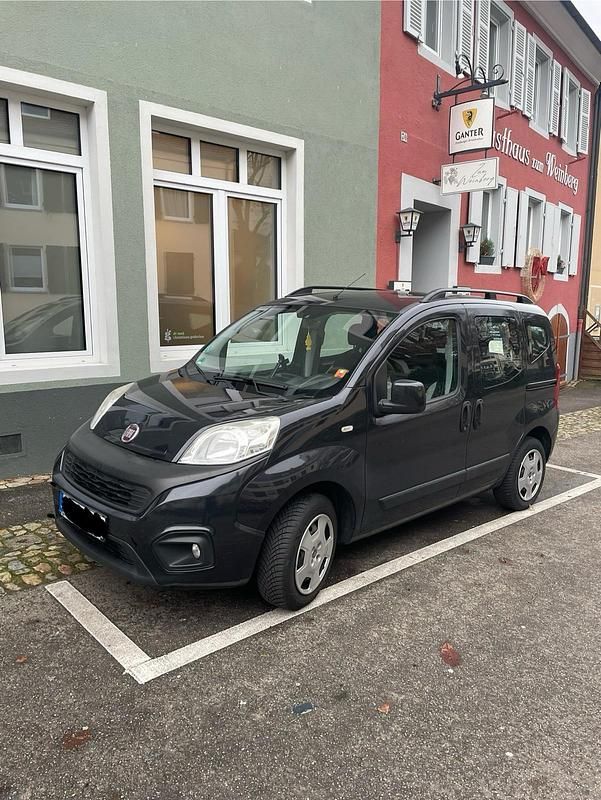 Schwarz Gebraucht 2017 Fiat Qubo Trekking Van / Kleinbus | 7.000 € - Bild 1/4