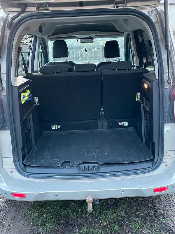 Gebraucht Ford Tourneo Courier 101 PS (74 kW) 2018 Silber Van / Kleinbus