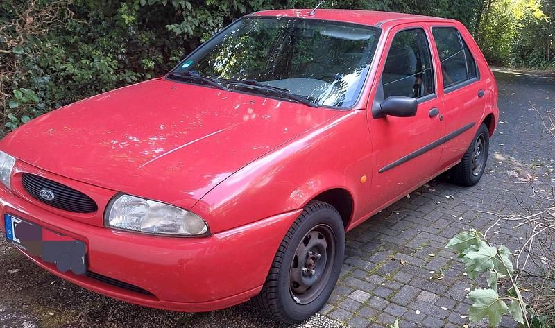 Rot Gebraucht 1999 Ford Fiesta Kleinwagen | 1.500 € - Bild 1/4