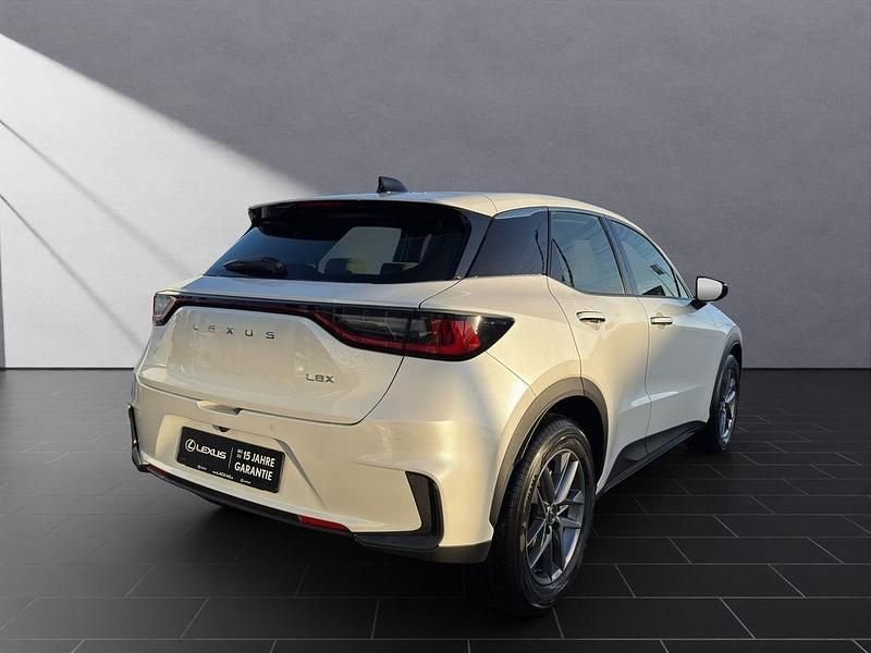 Neu Lexus LBX 136 PS (100 kW) 2025 Grau SUV