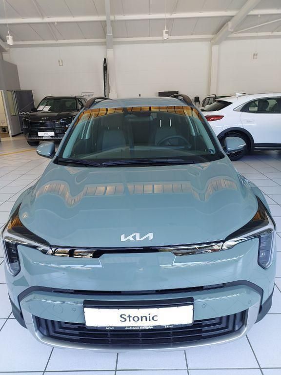 Neu Kia Stonic Vision 101 PS (74 kW) 2026 Grün SUV