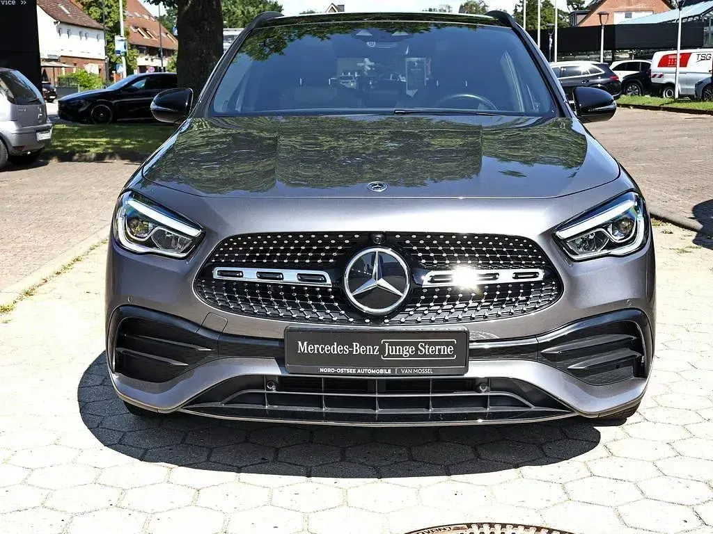 Gebraucht Mercedes GLA200 AMG 163 PS (119 kW) 2021 Grau SUV