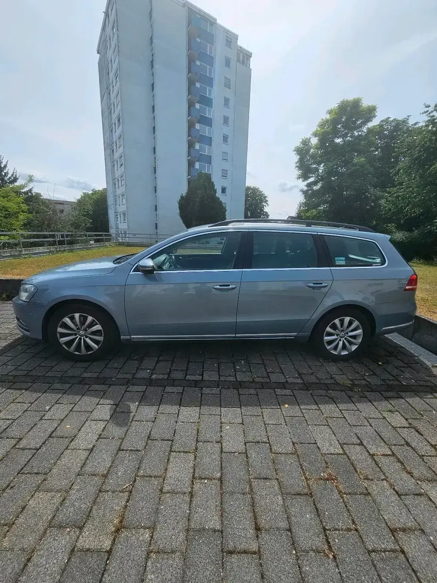 Gebraucht VW Passat 140 PS (102 kW) 2012 Kombi