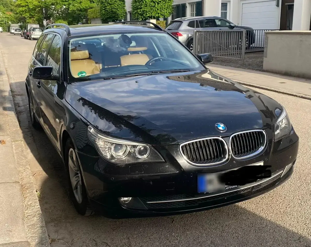Gebraucht BMW 520 Advantage 177 PS (130 kW) 2009 Schwarz Kombi