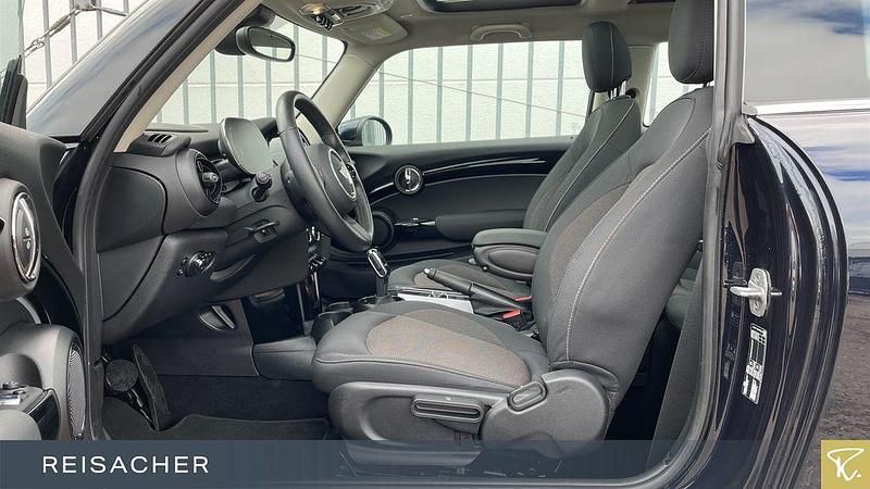 Gebraucht Mini Cooper Classic 136 PS (100 kW) 2023 Schwarz Kleinwagen