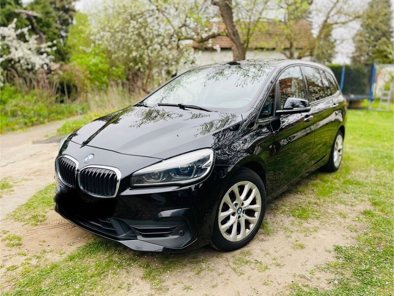 Schwarz Gebraucht 2018 BMW 220 Gran Tourer Advantage Van / Kleinbus | 17.100 € (Superpreis) - Bild 1/4