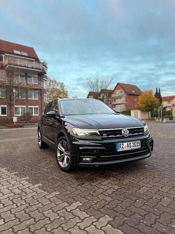 Schwarz Gebraucht 2020 VW Tiguan R SUV | 25.500 € (Superpreis) - Bild 1/4