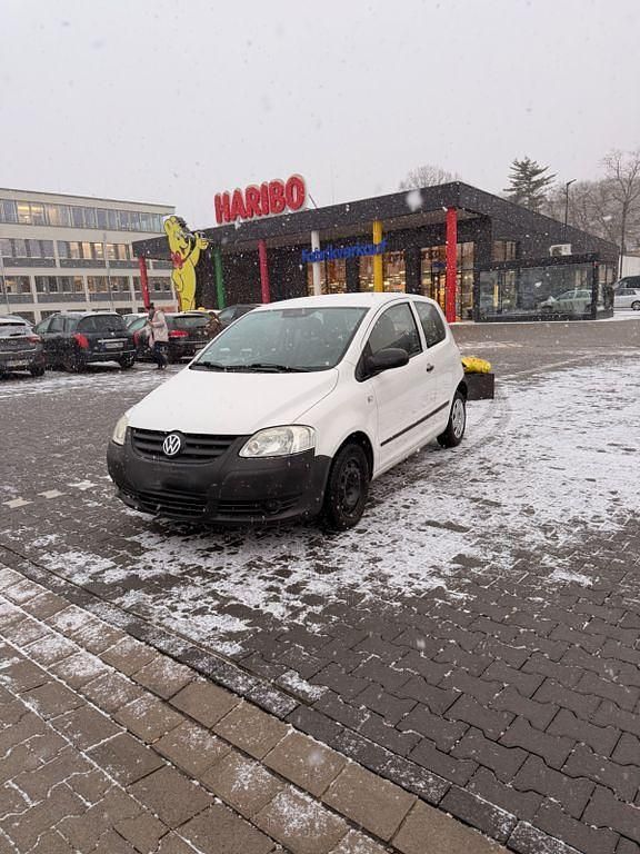 Gebraucht VW Fox 54 PS (39 kW) 2009 Weiß Kleinwagen