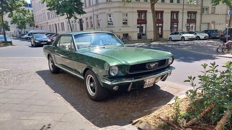 Grün Gebraucht 1966 Ford Mustang Coupé | 33.000 € - Bild 1/4