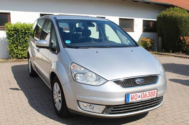 Silber Gebraucht 2008 Ford Galaxy Trend Van / Kleinbus | 2.980 € (Fairer Preis) - Bild 1/4