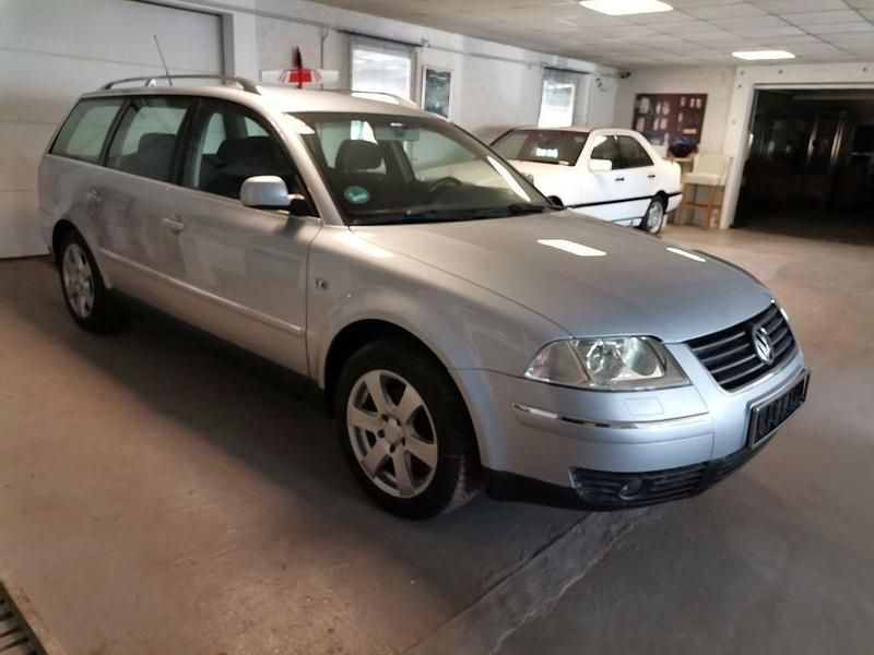 Gebraucht VW Passat Highline 116 PS (85 kW) 2001 Silber Kombi