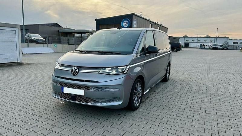 Gebraucht VW Multivan Style 204 PS (150 kW) 2024 Silber Van