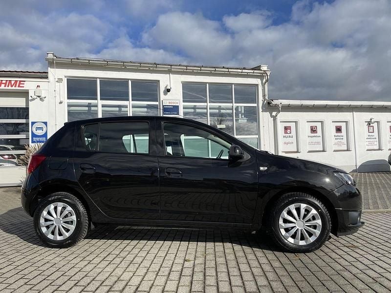 Gebraucht Dacia Sandero 90 PS (66 kW) 2013 Schwarz Limousine