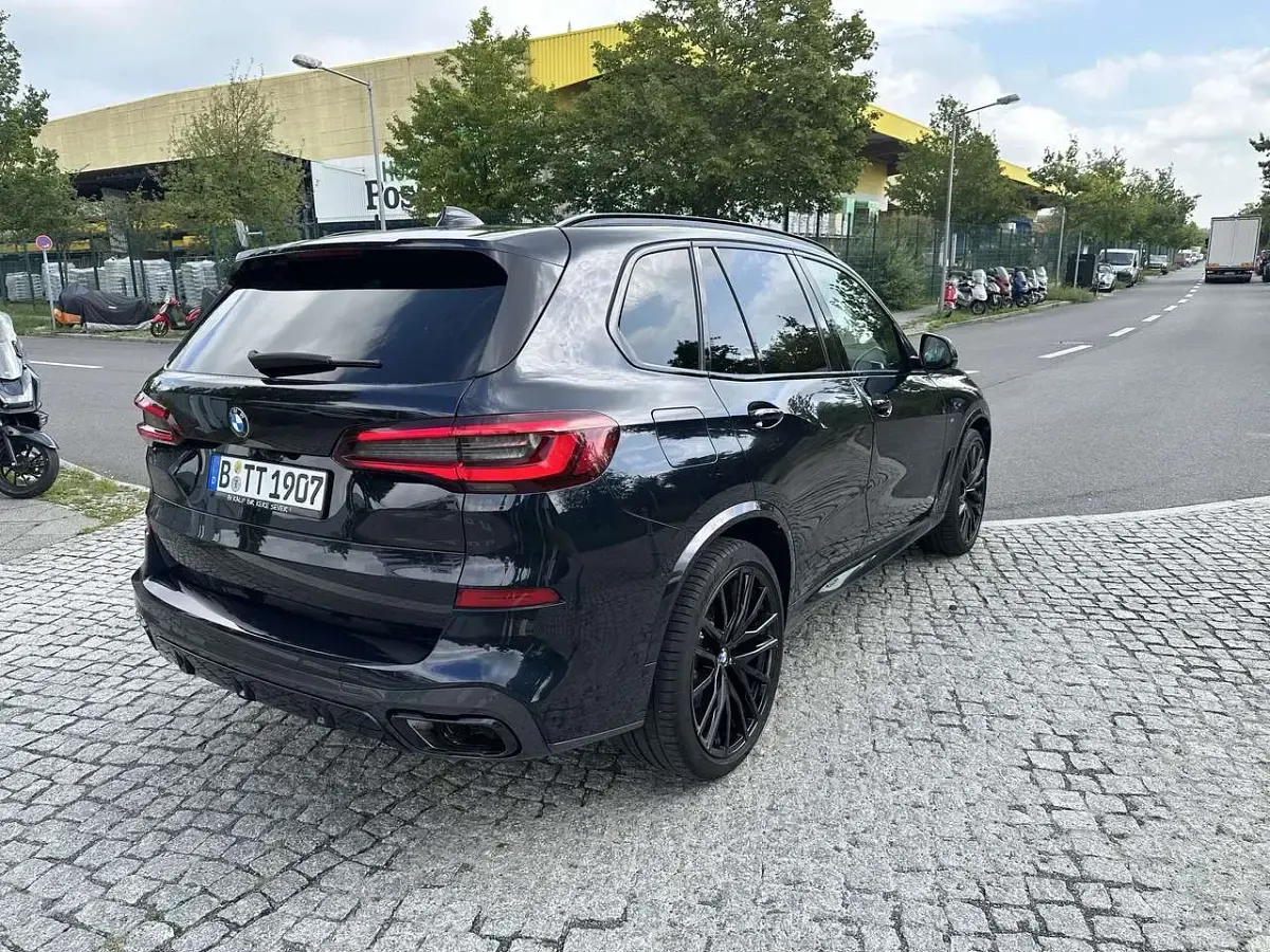 Gebraucht BMW X5 M M Sport 530 PS (389 kW) 2022 Schwarz SUV