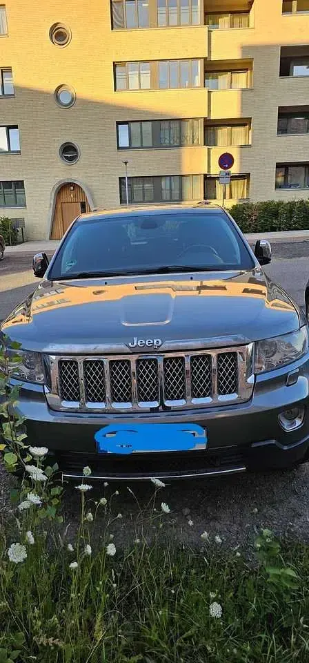 Gebraucht Jeep Cherokee Limited 205 PS (150 kW) 2013 Grau SUV