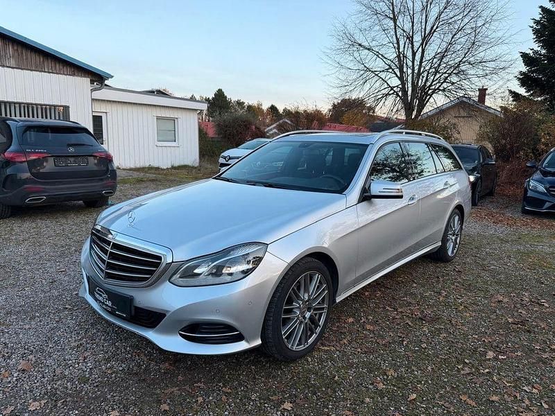 Silber Gebraucht 2014 Mercedes E220 Kombi | 13.900 € (Fairer Preis) - Bild 1/4