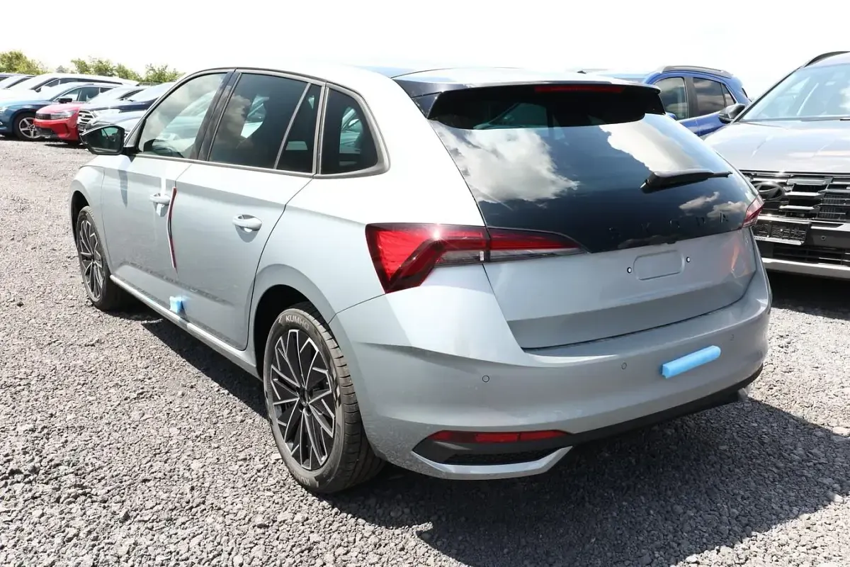 Neu Skoda Scala Dynamic 150 PS (110 kW) 2026 Stahlgrau Kleinwagen