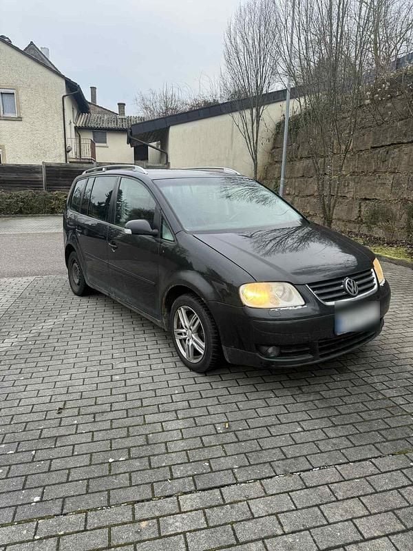 Schwarz Gebraucht 2006 VW Touran Van / Kleinbus | 999 € (Superpreis) - Bild 1/4
