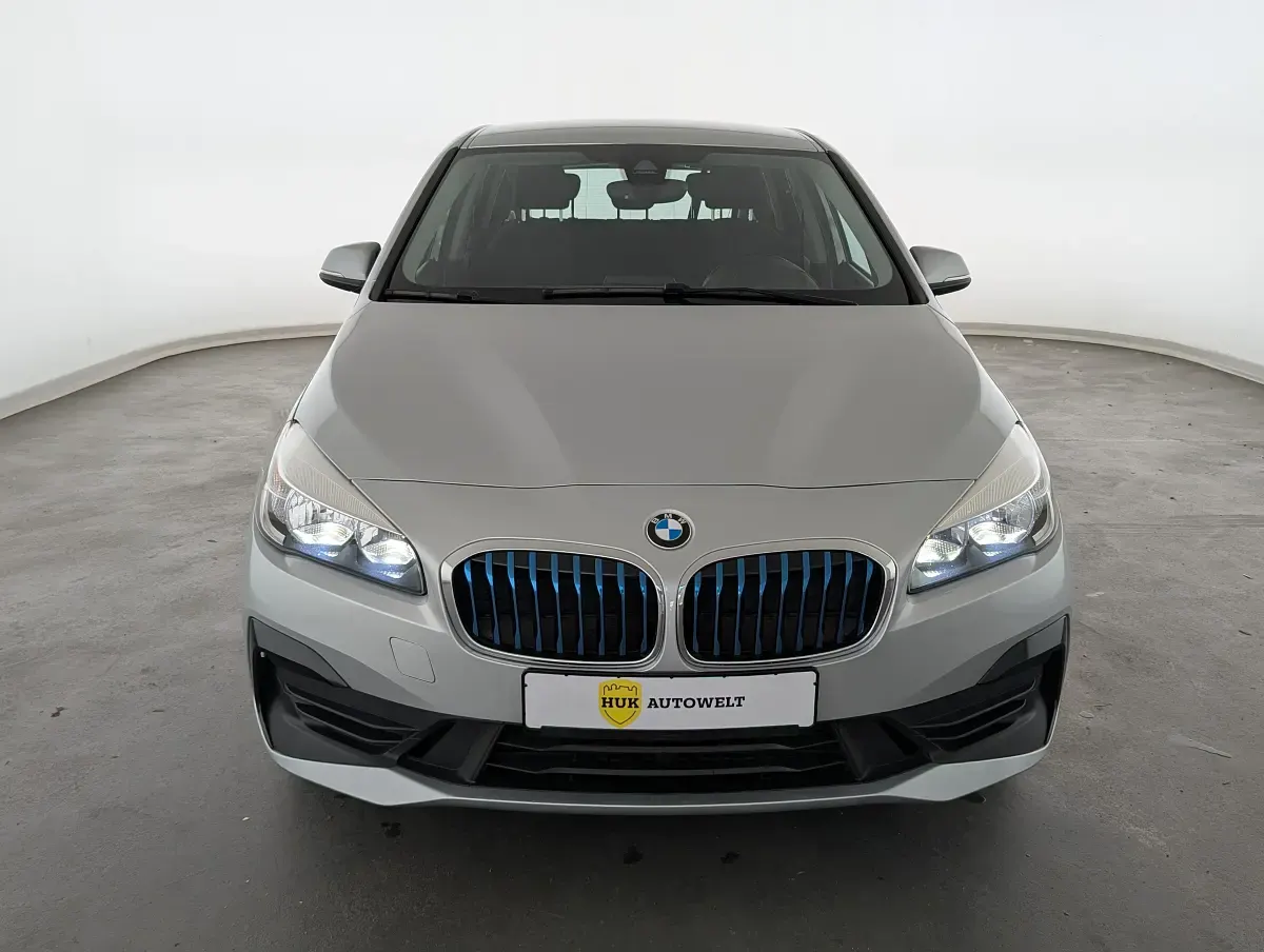 Używany BMW 225 Advantage 224 KM (164 kW) 2018 Srebrny Minivan