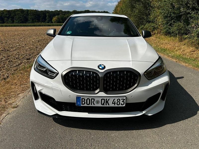 Weiß Gebraucht 2020 BMW M135 Performance Kleinwagen | 26.500 € (Guter Preis) - Bild 1/4