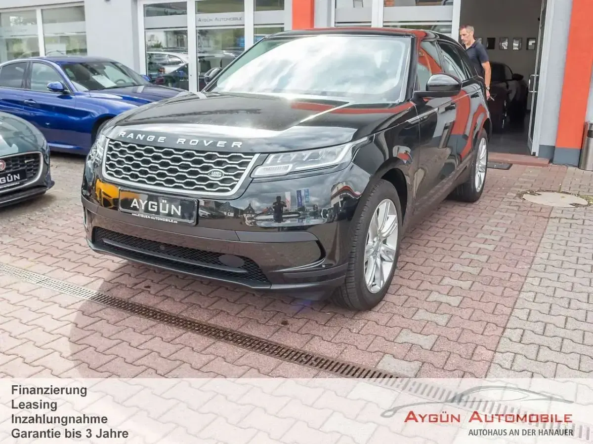 Gebraucht Land Rover Range Rover Velar 404 PS (297 kW) 2022 Santorini black SUV