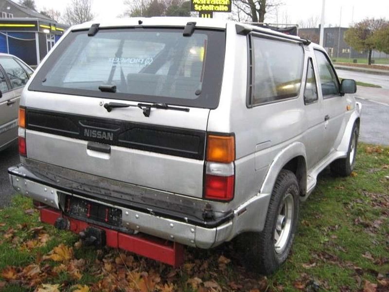 Gebraucht Nissan Terrano 103 PS (75 kW) 1988 Silber SUV