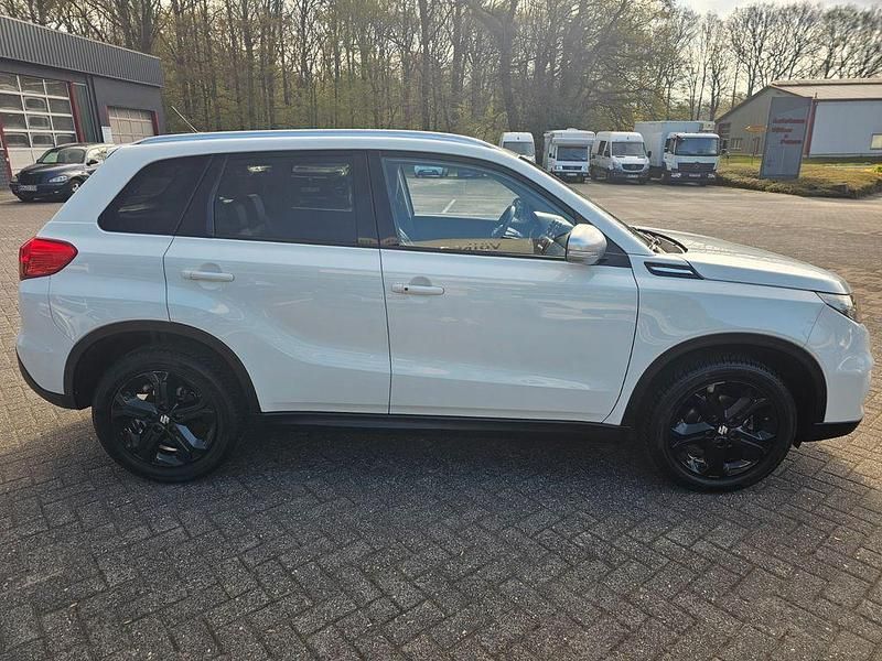 Second-hand Suzuki Vitara 140 CP (102 kW) 2017 Alb SUV
