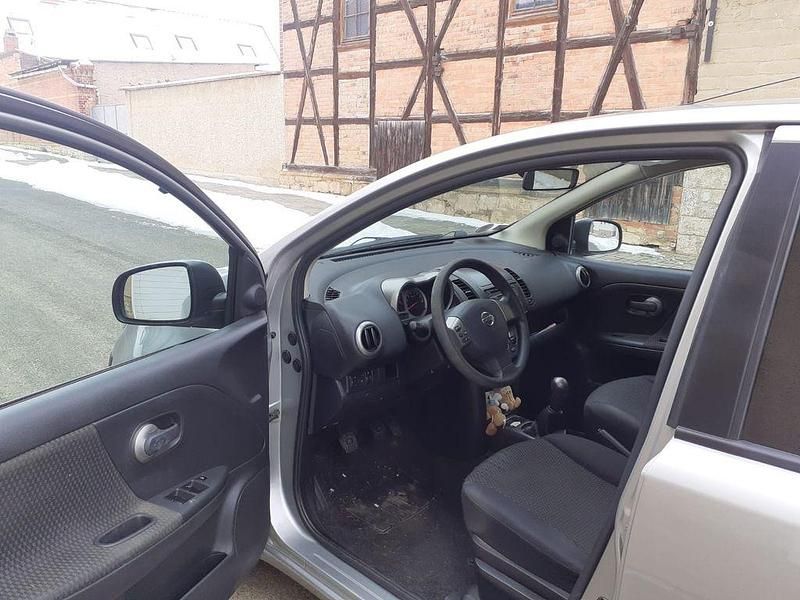 Gebraucht Nissan Note Acenta 88 PS (64 kW) 2006 Silber Van / Kleinbus