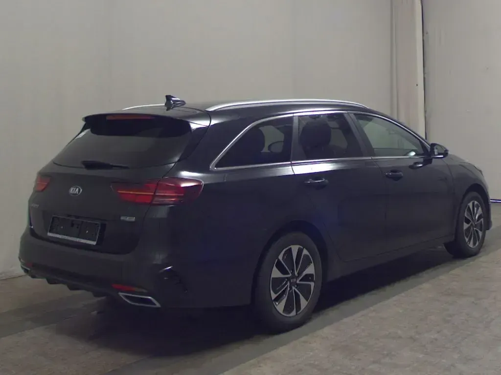 Gebraucht Kia Ceed Vision 141 PS (103 kW) 2021 1k black pearl m (metallic) Kleinwagen