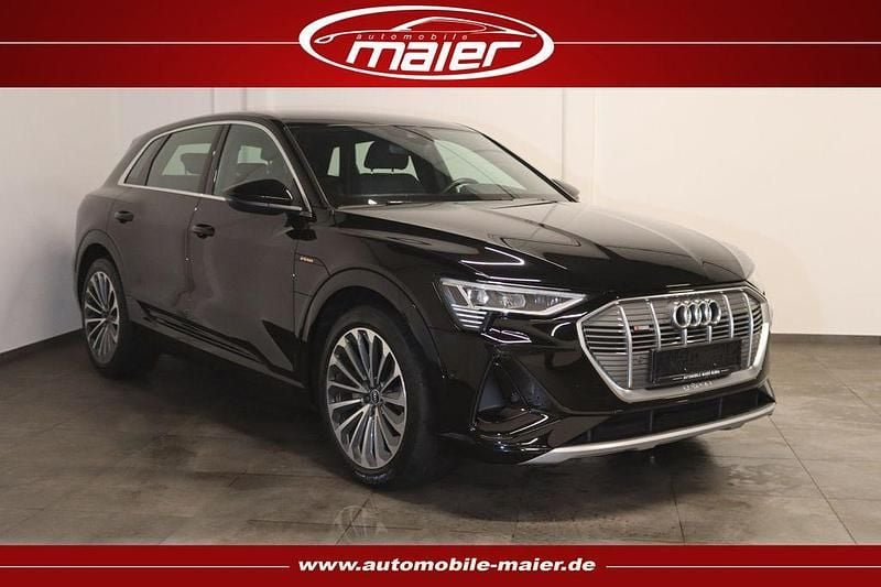 Brillantschwarz Gebraucht 2021 Audi e-tron S-Line SUV | 27.800 € (Superpreis) - Bild 1/4