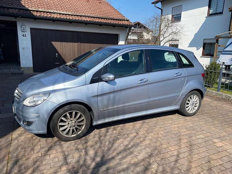 Gebraucht Mercedes B200 136 PS (100 kW) 2008 Van / Kleinbus