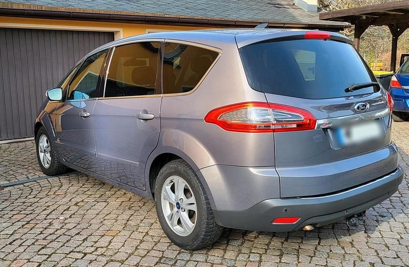 Gebraucht Ford S-MAX Titanium 163 PS (119 kW) 2013 Andere farben Van / Kleinbus
