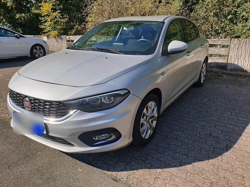 Gebraucht Fiat Tipo 94 PS (69 kW) 2019 Silber Limousine