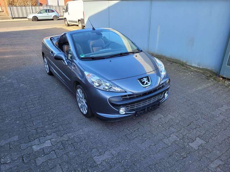 Grau Gebraucht 2009 Peugeot 207 CC Cabrio | 2.800 € (Guter Preis) - Bild 1/4