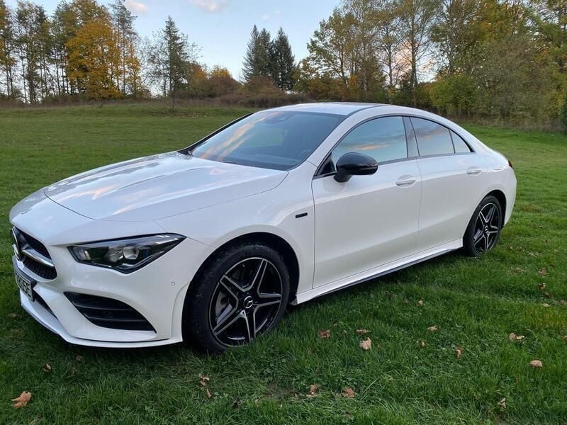 Weiß Gebraucht 2020 Mercedes CLA250e Limousine | 31.000 € (Fairer Preis) - Bild 1/4