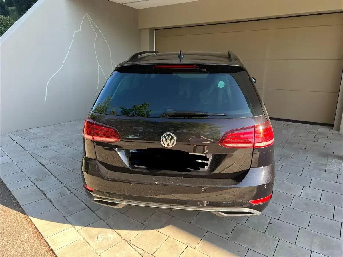 Gebraucht VW Golf VII Comfortline 150 PS (110 kW) 2020 Schwarz Kombi