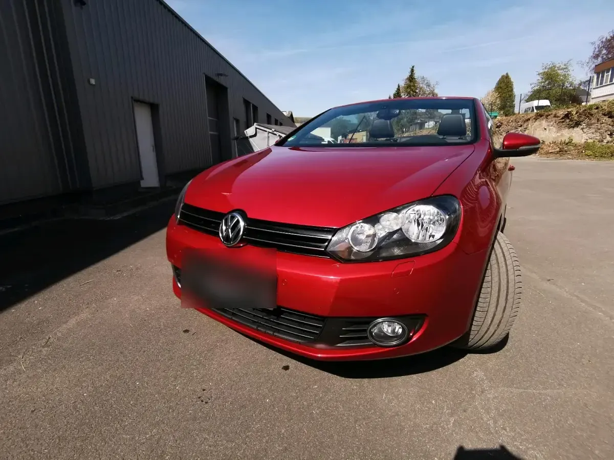 Gebraucht VW Golf 105 PS (77 kW) 2011 Rot Cabrio