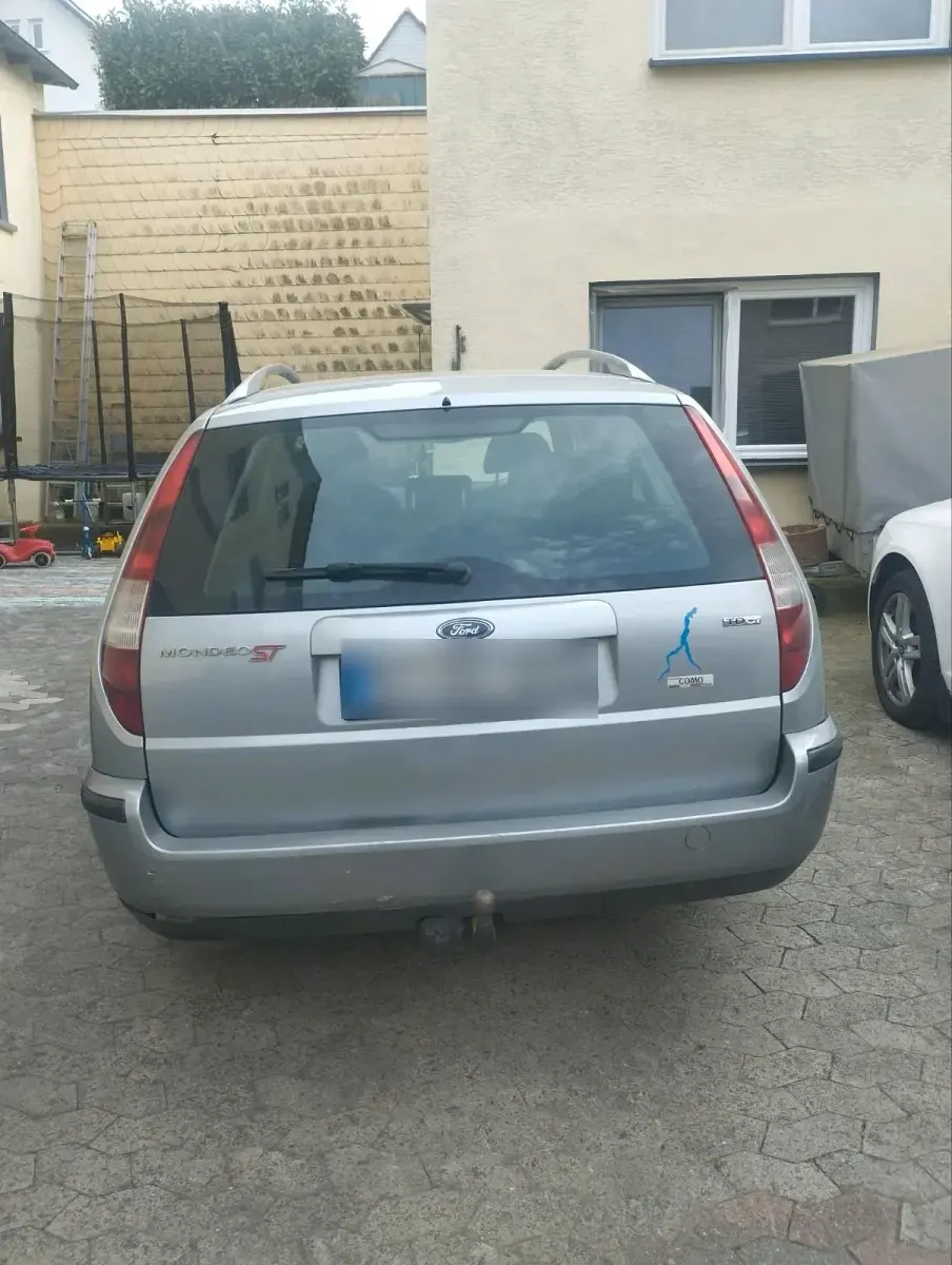 Gebraucht Ford Mondeo 132 PS (97 kW) 2003 Silber Limousine