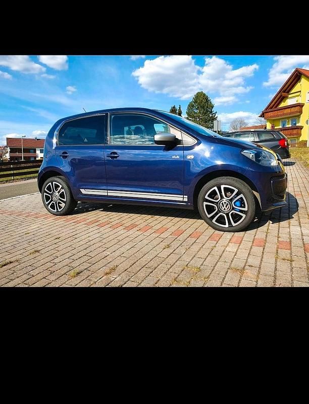 Usata VW up! 60 CV (44 kW) 2015 Blu Utilitaria