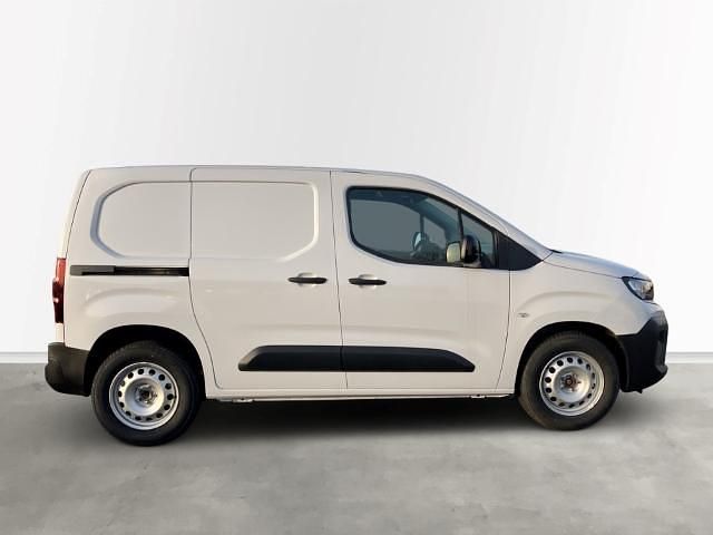 Neu Opel Combo 131 PS (96 kW) 2026 Kaolin weiß Limousine