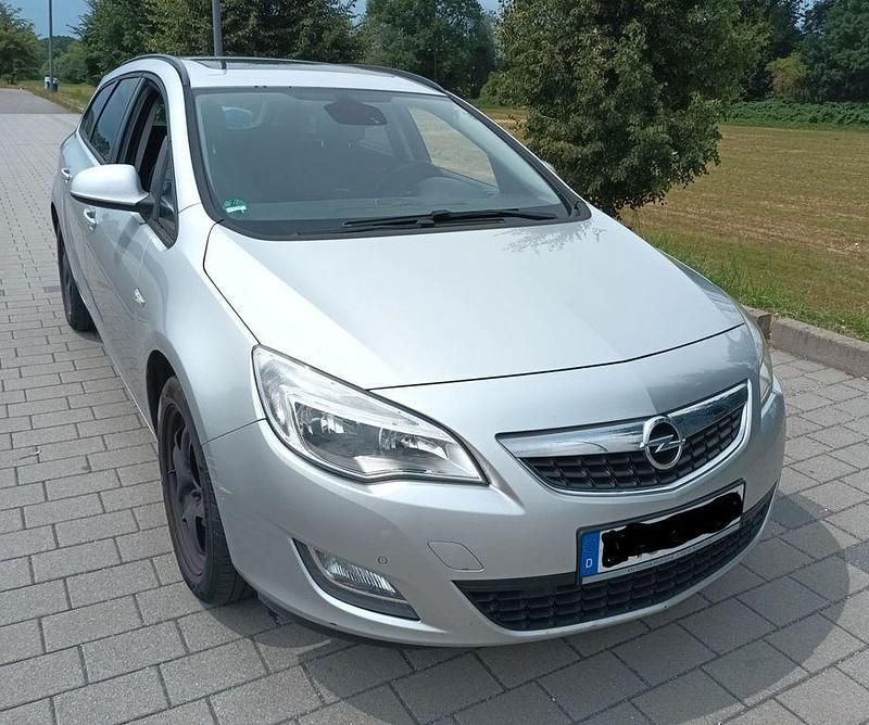 Silber Gebraucht 2012 Opel Astra Kombi | 2.300 € (Superpreis) - Bild 1/4