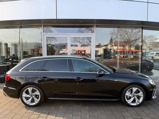 Gebraucht Audi A4 S-Line 204 PS (150 kW) 2023 Mythosschwarz metallic Kombi